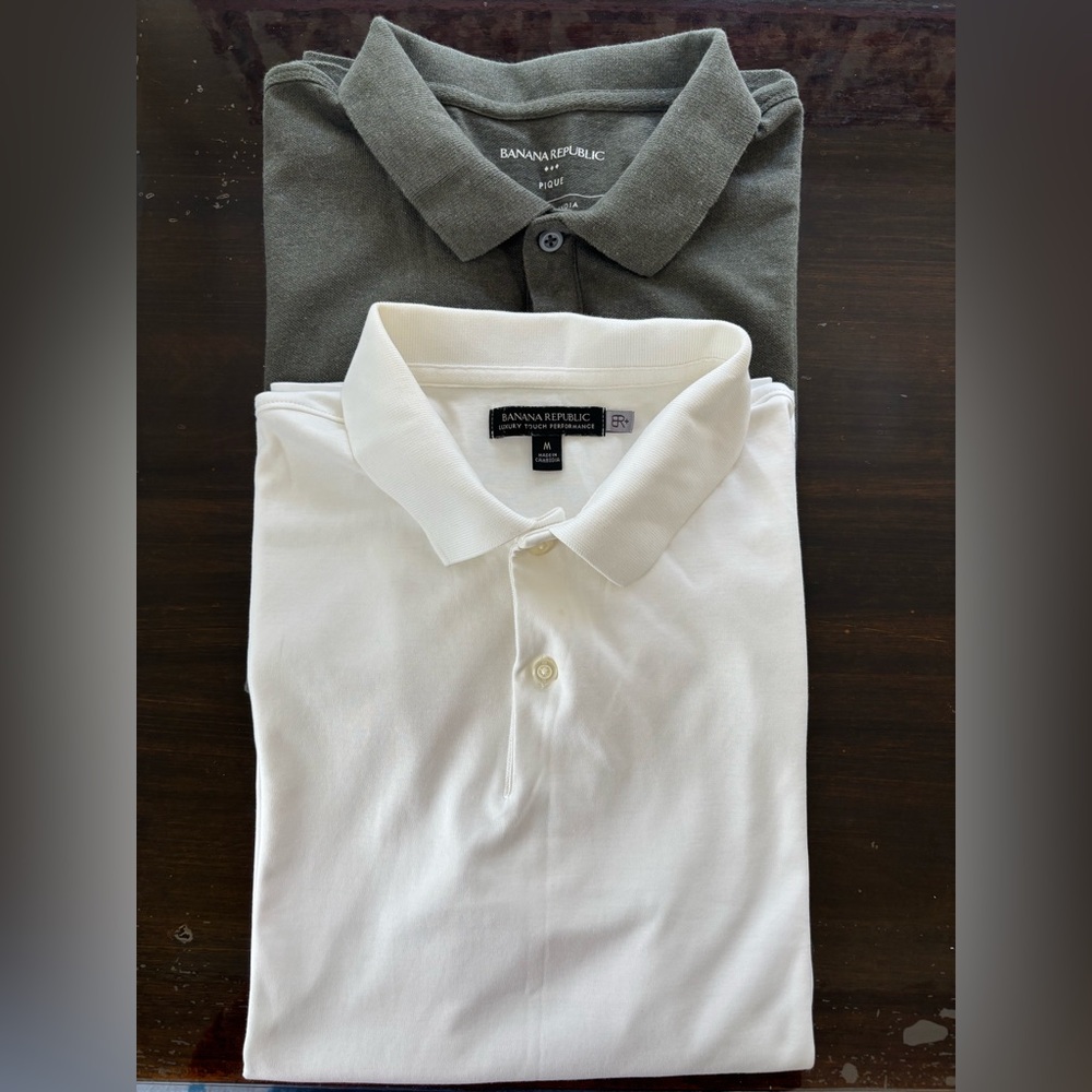 Bundle of Two Banana Republic White and olive green Polo Shirts size M